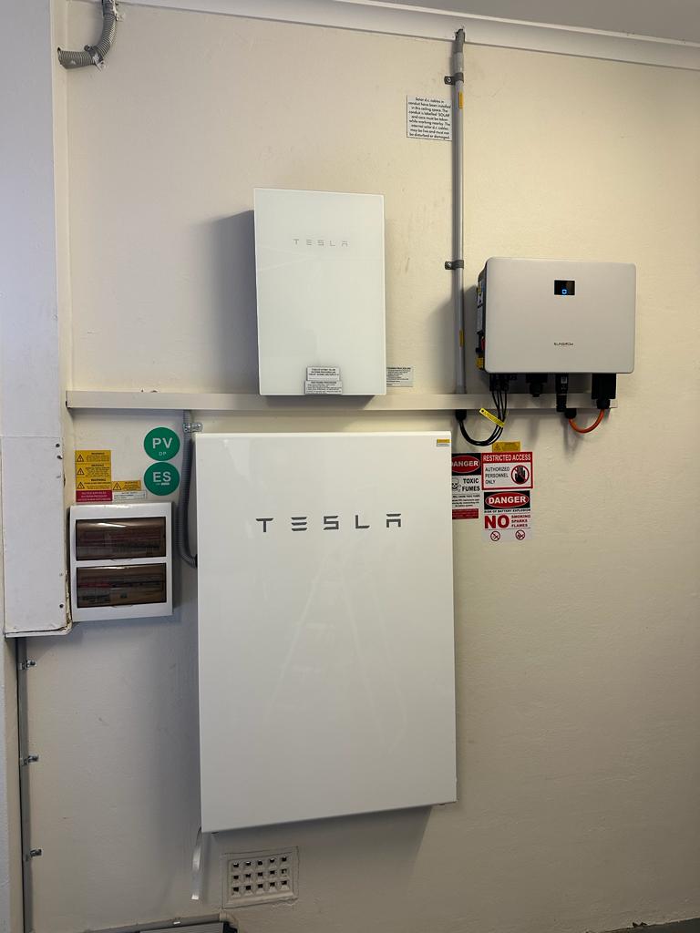 Solar Batteries in Australia: The Pros and Cons!